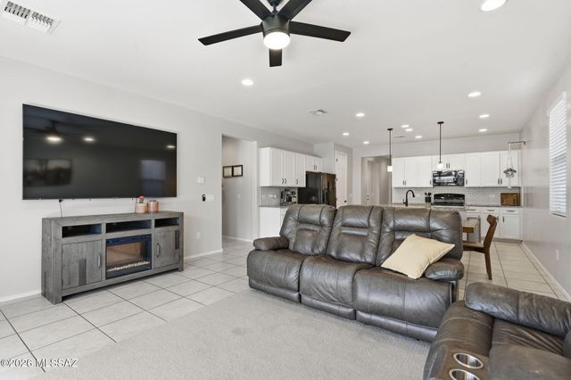 6580 E Via Arroyo Azul, Tucson, AZ 85756