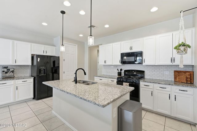 6580 E Via Arroyo Azul, Tucson, AZ 85756