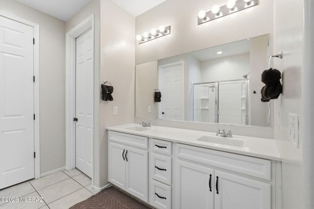6580 E Via Arroyo Azul, Tucson, AZ 85756
