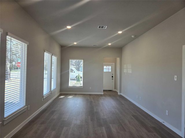 331 E Hull Street, Denison, TX 75021