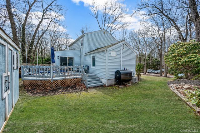 5 Valley Circle, Miller Place, NY 11764