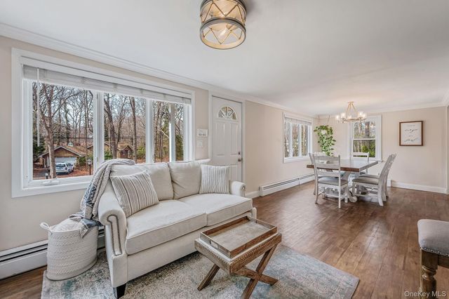 5 Valley Circle, Miller Place, NY 11764