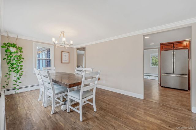 5 Valley Circle, Miller Place, NY 11764