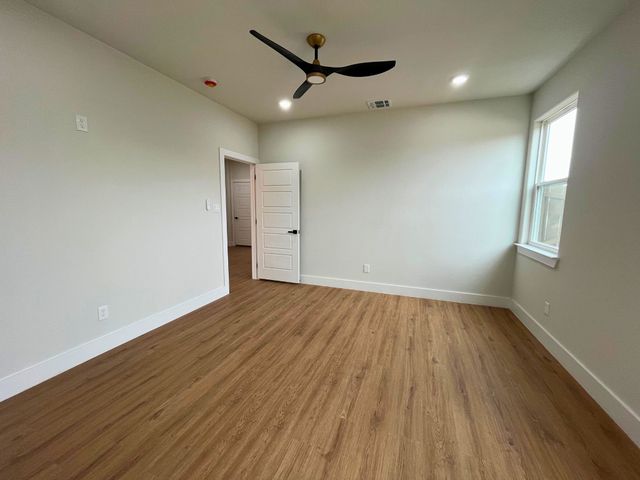 5917 Barkridge Drive, Granbury, TX 76048