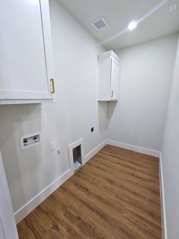 5917 Barkridge Drive, Granbury, TX 76048