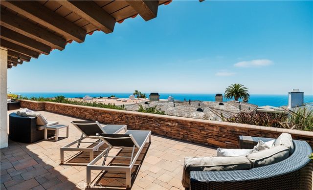 758 Barracuda Way, Laguna Beach, CA 92651