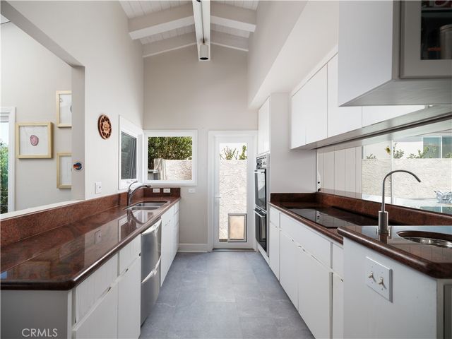 758 Barracuda Way, Laguna Beach, CA 92651
