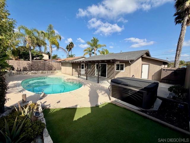 1188 Waxwing Dr., Vista, CA 92083