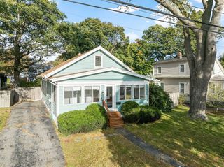 55 Tennyson St, Worcester, MA 01610
