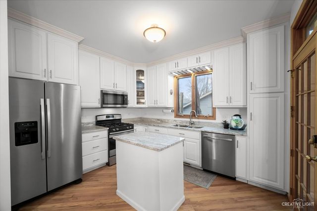 320 N Wright Street, Naperville, IL 60540