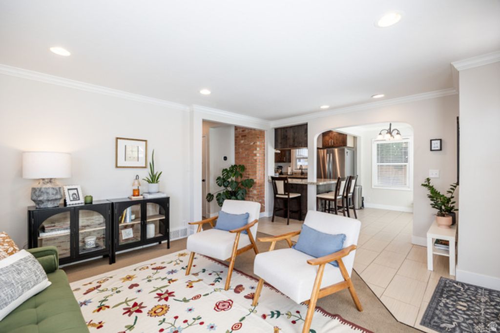3333 S PIONEER ST, Salt Lake City, UT 84109 — photo 2