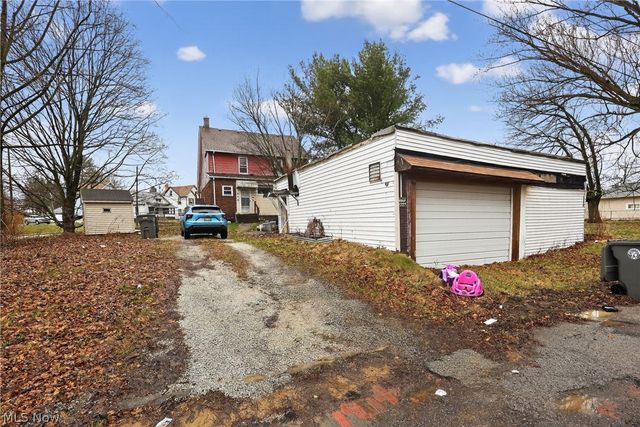 788 Caledonia Street, Youngstown, OH 44502