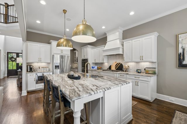 3601 Robbins Nest Rd, Thompsons Station, TN 37179