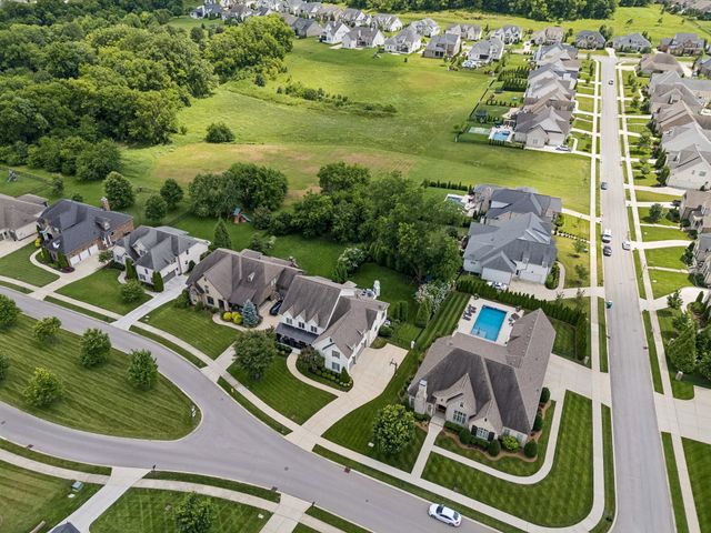 3601 Robbins Nest Rd, Thompsons Station, TN 37179