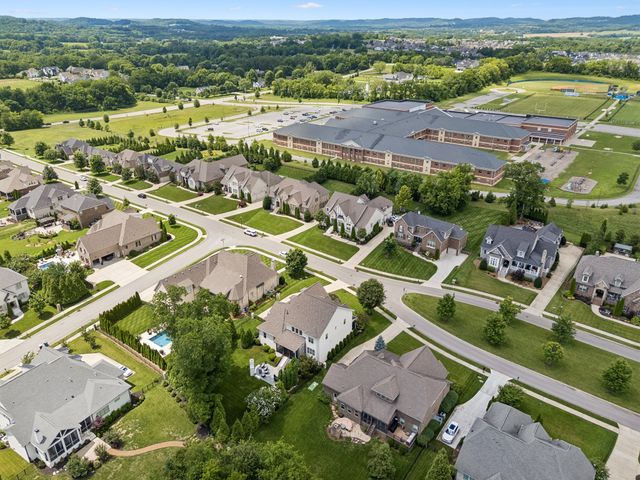 3601 Robbins Nest Rd, Thompsons Station, TN 37179