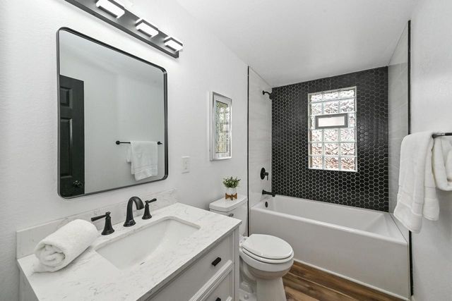 2218 N 56th STREET, Milwaukee, WI 53208