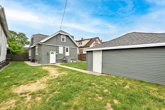 2218 N 56th STREET, Milwaukee, WI 53208