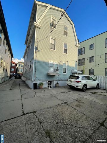 13 WINDSOR Street, Kearny, NJ 07032