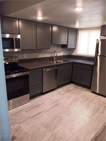 1215 Mews, Las Vegas, NV 89101