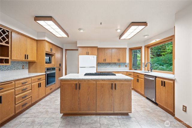 165 Tanglewood Drive, Longview, WA 98632