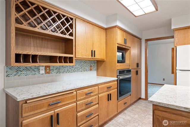165 Tanglewood Drive, Longview, WA 98632