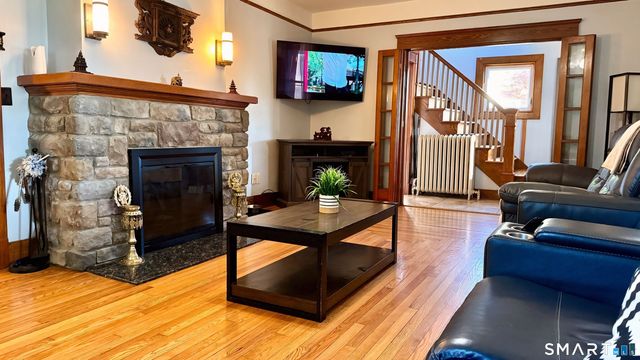 25 Quinnipiac Avenue, North Haven, CT 06473