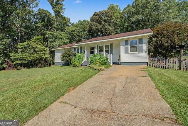 32 Watkins Road, Newnan, GA 30263