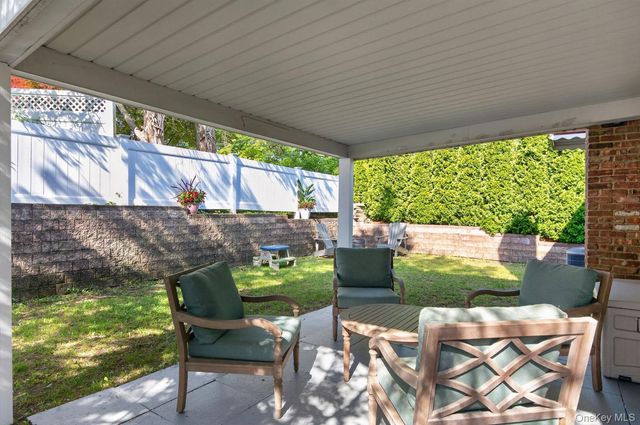 16 Warwick Place, Port Washington, NY 11050