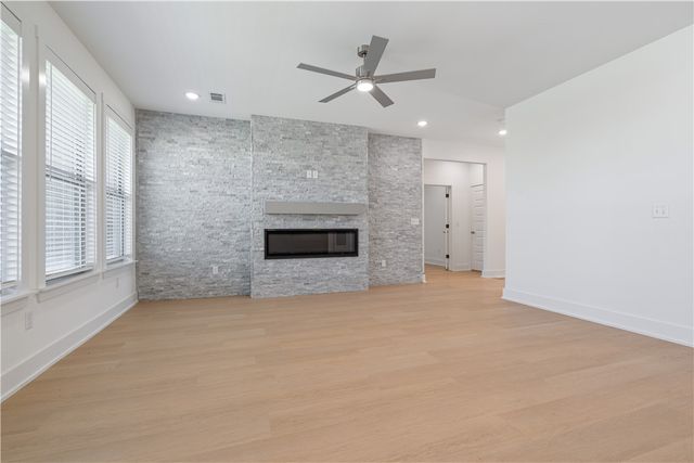 7004 SW Orange Avenue, Bentonville, AR 72713
