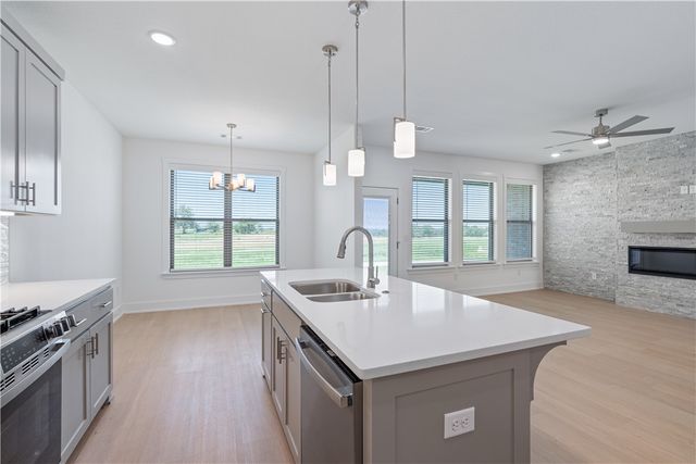 7004 SW Orange Avenue, Bentonville, AR 72713