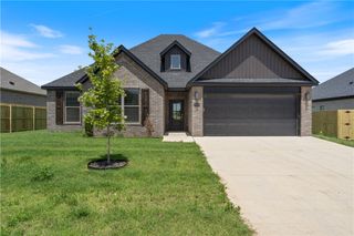 7004 SW Orange Avenue, Bentonville, AR 72713