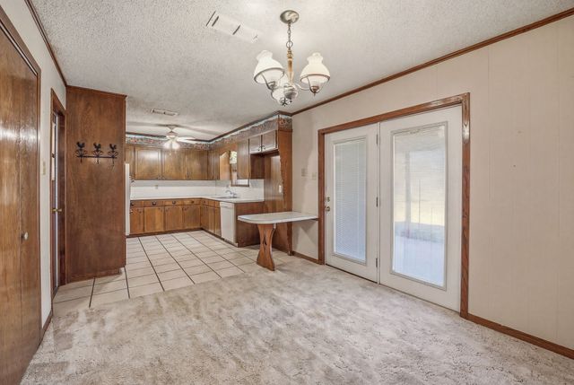 915 N Charlotte Avenue, Stephenville, TX 76401