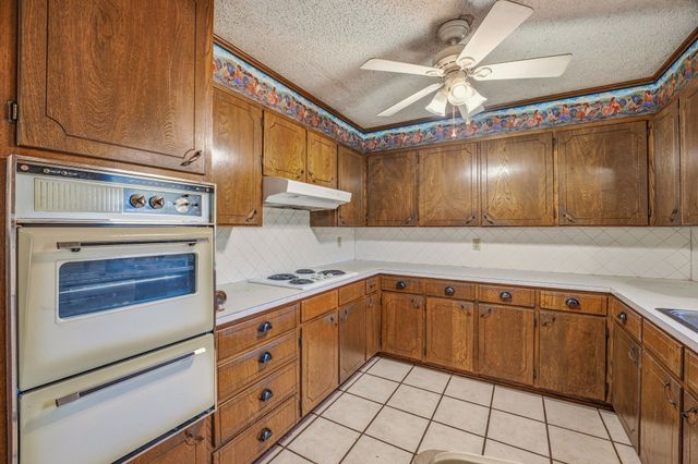 915 N Charlotte Avenue, Stephenville, TX 76401