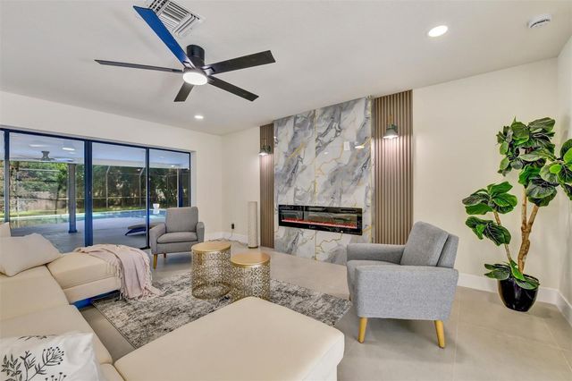 207 DUNBRIDGE DRIVE, Palm Harbor, FL 34684