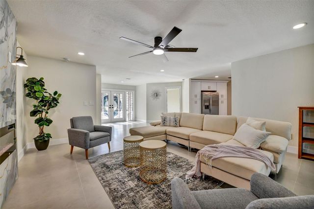 207 DUNBRIDGE DRIVE, Palm Harbor, FL 34684