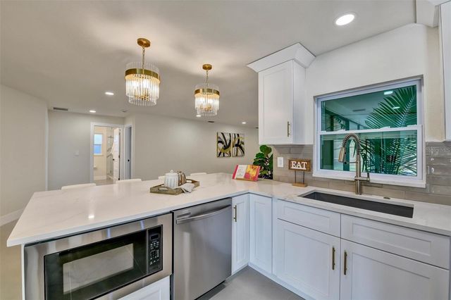 207 DUNBRIDGE DRIVE, Palm Harbor, FL 34684