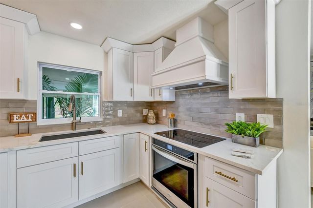 207 DUNBRIDGE DRIVE, Palm Harbor, FL 34684