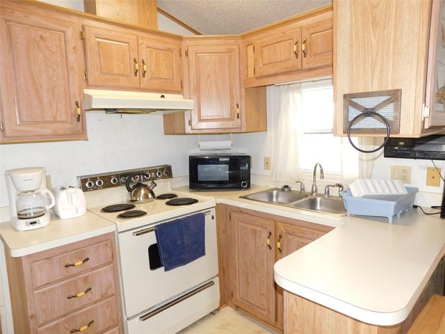 1548 NE STRICKLAND STREET, Arcadia, FL 34266