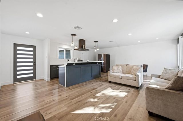 14975 Florentine Street, Sylmar, CA 91342