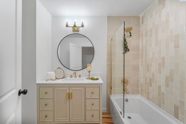 228105 E Game Farm Road, Kennewick, WA 99336