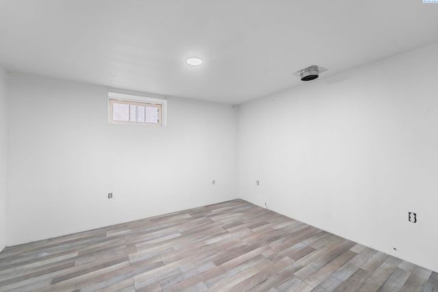 228105 E Game Farm Road, Kennewick, WA 99336