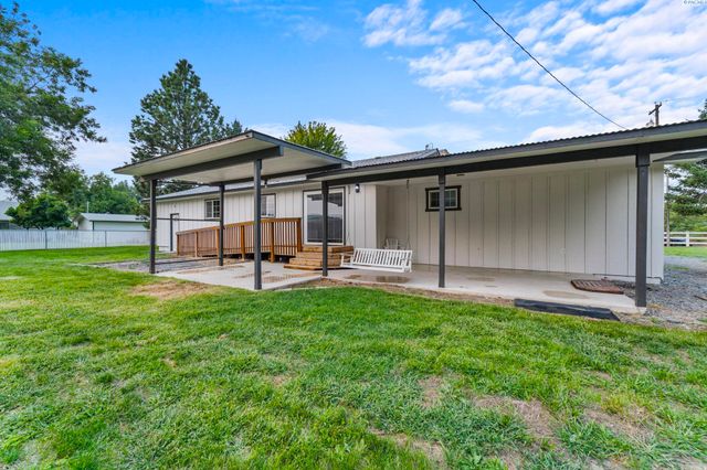 228105 E Game Farm Road, Kennewick, WA 99336