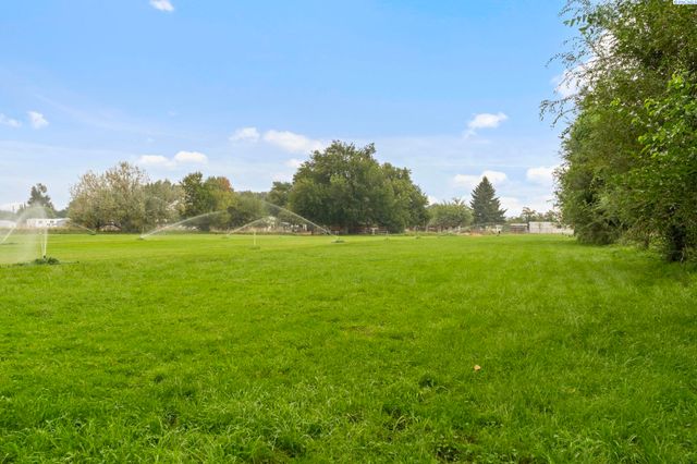 228105 E Game Farm Road, Kennewick, WA 99336
