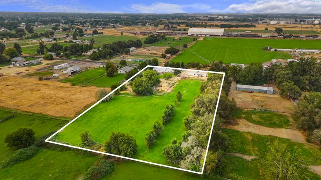 228105 E Game Farm Road, Kennewick, WA 99336