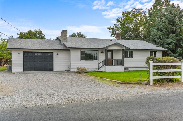 228105 E Game Farm Road, Kennewick, WA 99336