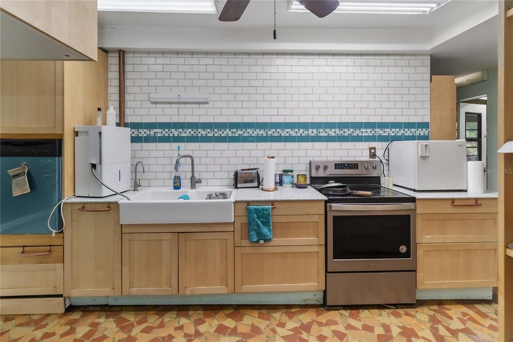 Image 10 of property listing at 1730 NEPTUNE ROAD, Kissimmee, FL 34744