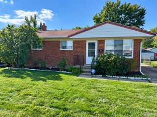 26731 Roberta Street, Roseville, MI 48066
