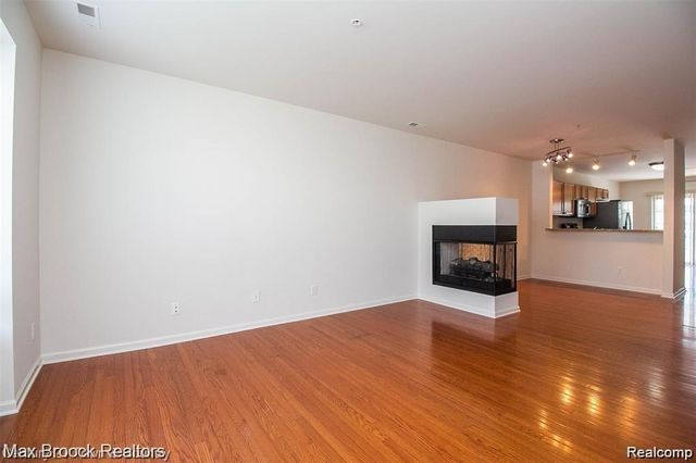 1404 Raliegh Pl, Troy, MI 48084