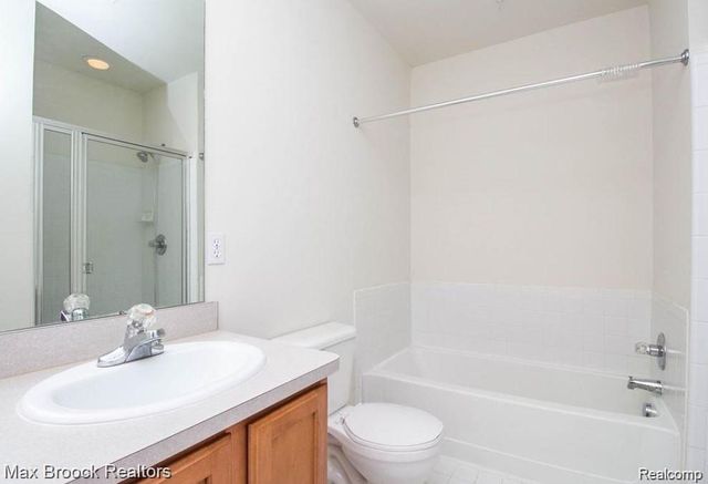 1404 Raliegh Pl, Troy, MI 48084