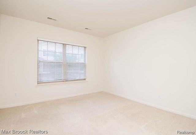 1404 Raliegh Pl, Troy, MI 48084